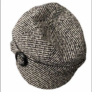 ❤️2 for $25 Paperboy hat in black & white